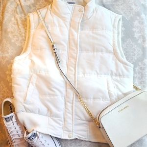 AmericanTIE Large Womens White Puffer Vest